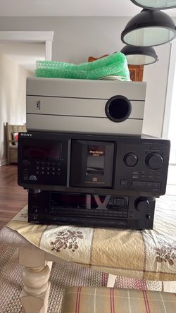 Electronic CD/Player (Sony) & Speaker