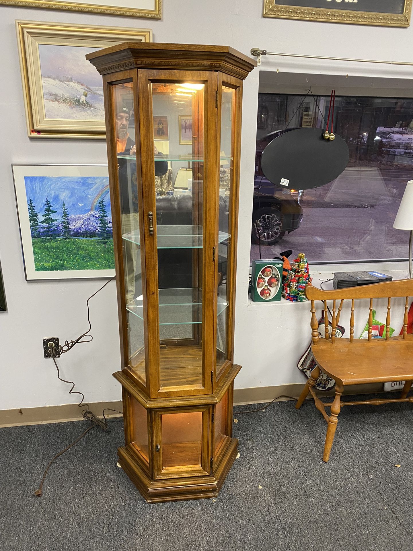 Pulaski Furniture Brown Wood 2-Door 5-Shelf Curio Cabinet $100 25” x 11” x 71” 