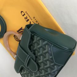 Authentic Goyard Green Canvas Horizontal Square Square Bag for Women for  Sale in Elgin, IL - OfferUp