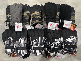 Lot of 20 NWT Adult Mostly Camo Snow Gloves (3M Thinsulate Isolant) Size L/XL - $95 for All