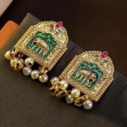 Earrings Elephant Embossed 