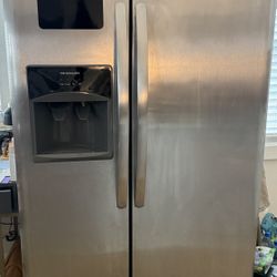 Frigidaire Refrigerator - Side By Side Doors