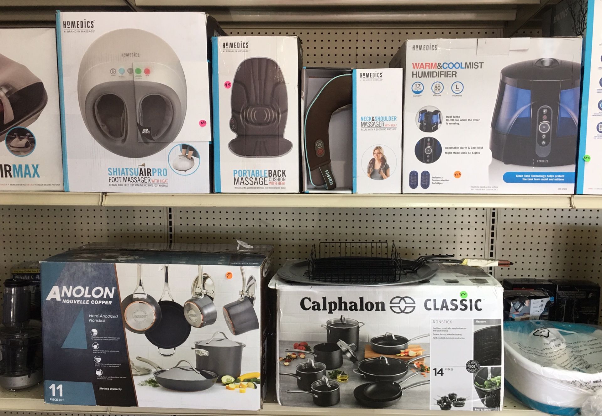 Tenemos muchas cosas de venta de las tiendas grandes