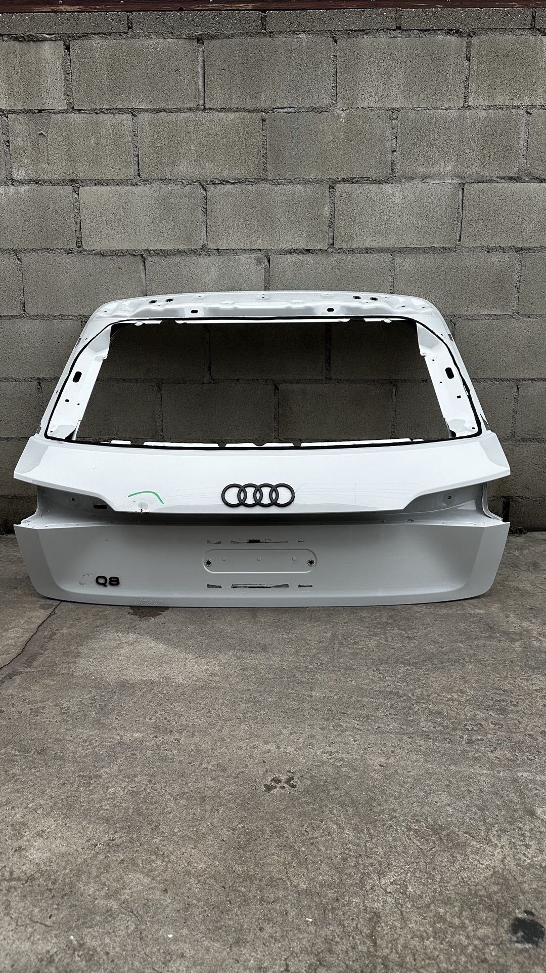 2023 Audi Q8 e-tron Tailgate