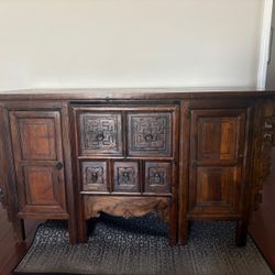 Vintage Solid Wood Desk & Chair – Charming & Elegant  