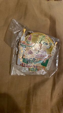 Disneyland Cast Member Cinco de Mayo 2000 collectible pin
