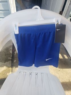 NEW NIKE BOYS SHORTS SIZE 4
