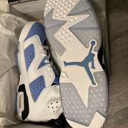 Jordan 6 Retro UNC University Blue Size M 10.5 / W 12