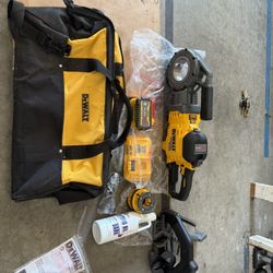 Dewalt DCE 700 Cordless Pipe Threader Up To 2”pipe