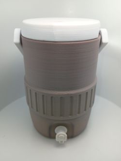 Beige can cooler holds 12 oz can