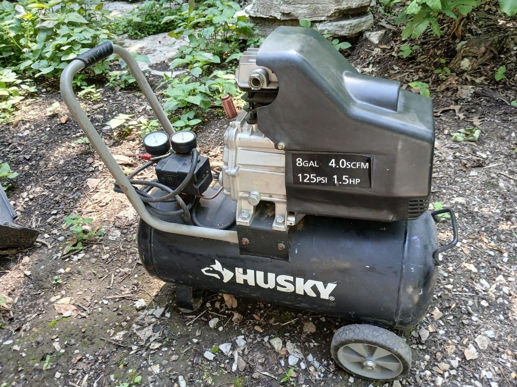 Husky 8gal Air Compressor, Works Great