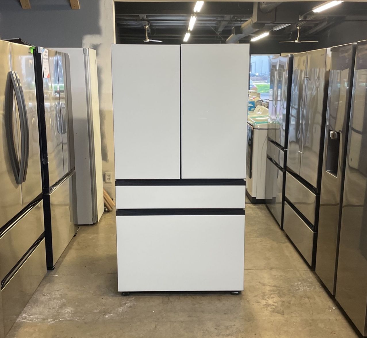 Brand New Samsung BESPOKE White Glass Refrigerator 29 Cu Ft Four Door