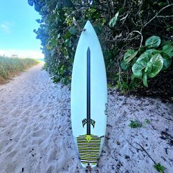 ....Lost Surfboard Shortboard Surfing