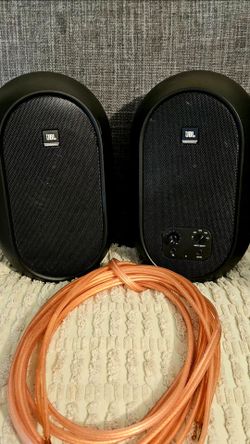 JBL One Series 104-BT Compact Desktop Bluetooth Reference Monitors - Matching Pair (Mint Condition)