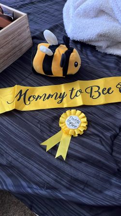Baby Shower Mommy And Daddy To Be Badge
