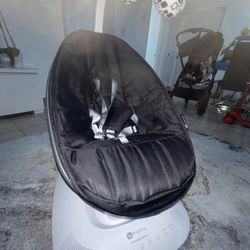 4moms mamaRoo Multi-Motion Baby Swing Smart Connectivity - Black