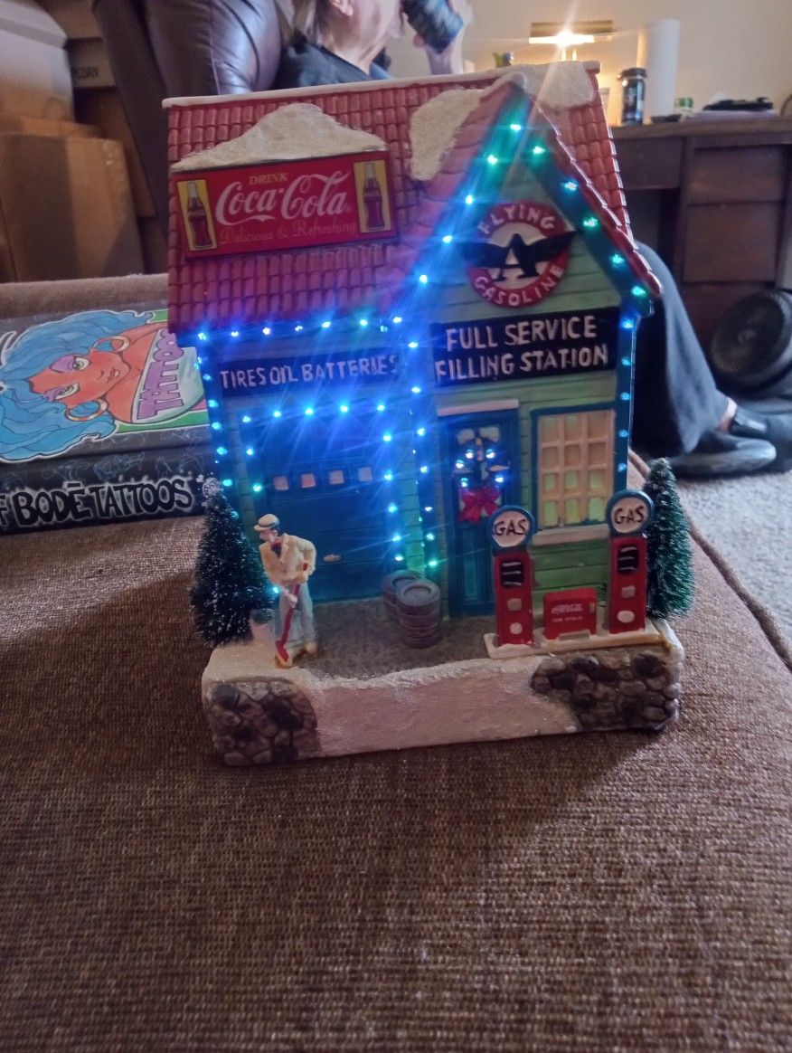 Cocoa Cola 2005 Limited Addition Christmas Village.
