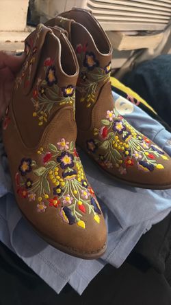 Girl boots