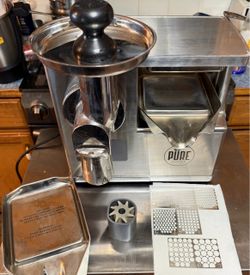Pure Juicer in box