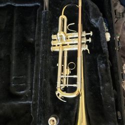 Bach  TR500 Trumpet w/Carrying Case