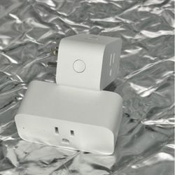 2 Amazon Smart Plugs 