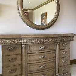 Dresser With Mirror Included