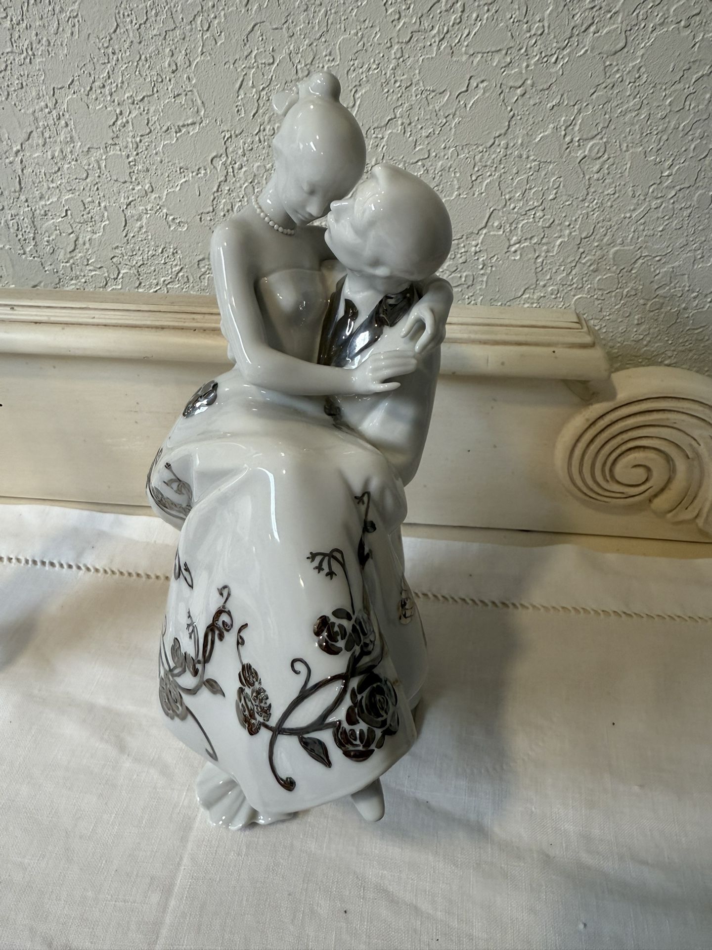 Lladro Embracing Couple. With Certificate