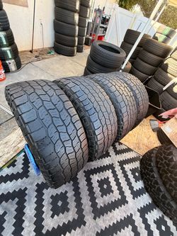 (305/70/17) tires x4