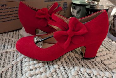 Adorable Red Pumps (never worn)