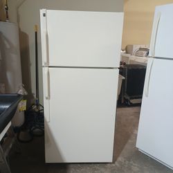 Hotpoint Refrigerator Top Freezer 