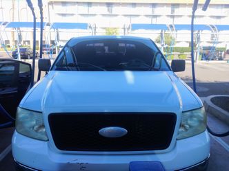 Vendo mi Ford f150 2006 V8 título limpio