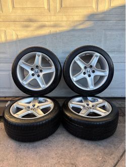 17 inch Honda Civc, Accord and CRV wheels 90% Michelin Sport Tires!!