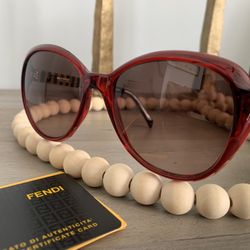 💫Fendi Sunglasses with original Fendi Case. 