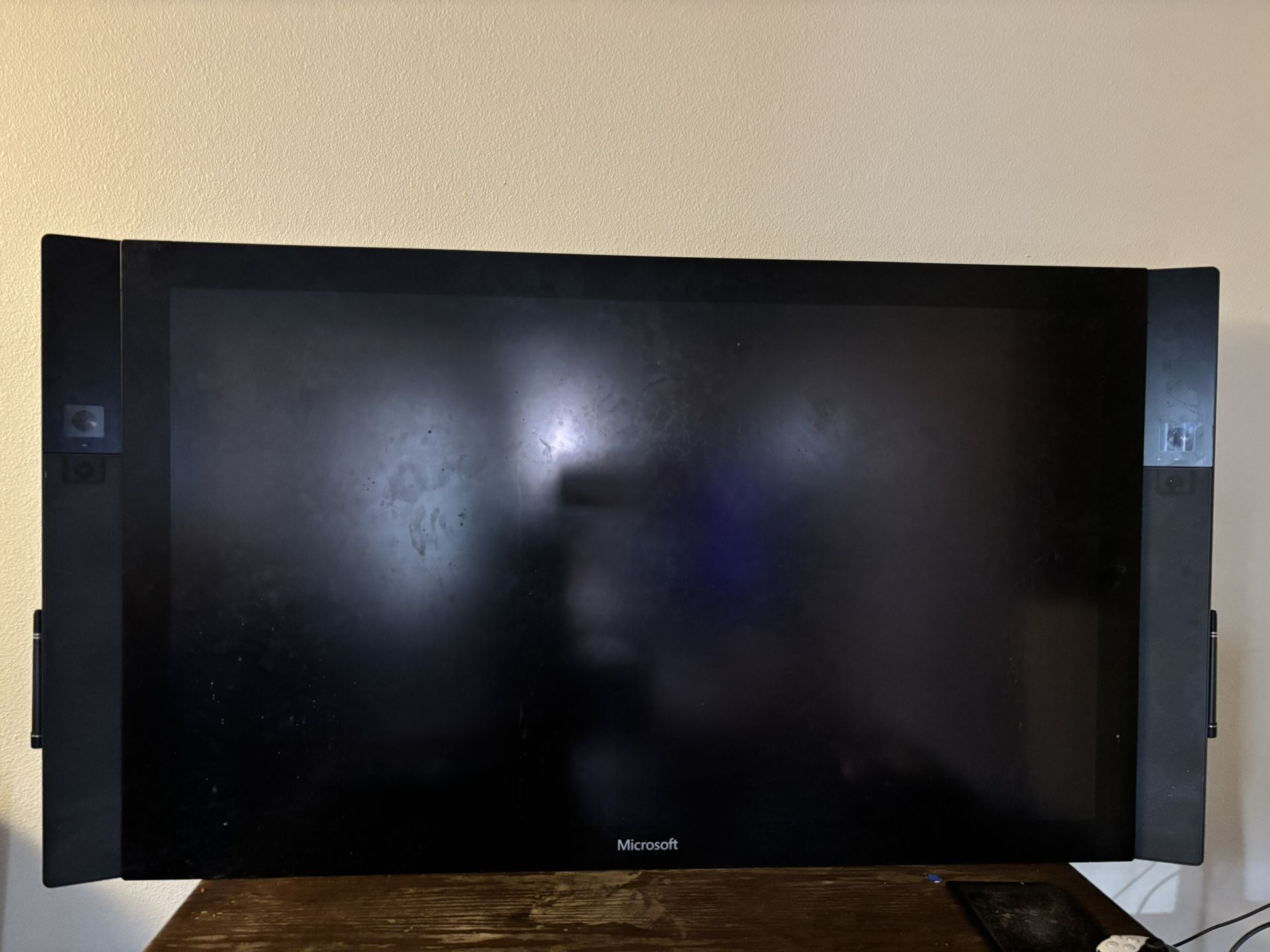 100% Touch Screen Tv