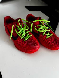 Reverse grinches Kobe kids size 4.5