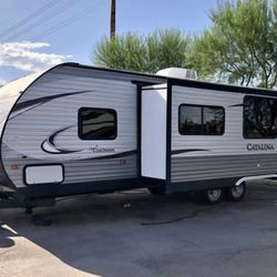 2018 Catalina Coachmen 10 Person Travel Trailer