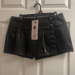 Brand New Black & Pink Pleated Skorts Sizes M & L Juniors $6.00 Each 