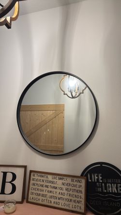 Black Round Mirror 35’