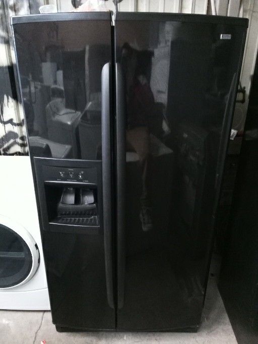 Kenmore Black Refrigerator $340 With Warranty