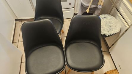 3 Free kitchen chair