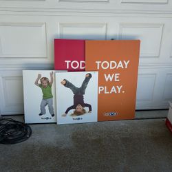 Toys R Us Signs (2)
