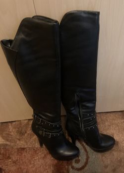 Womens Guess Boots Size 7.5 M 