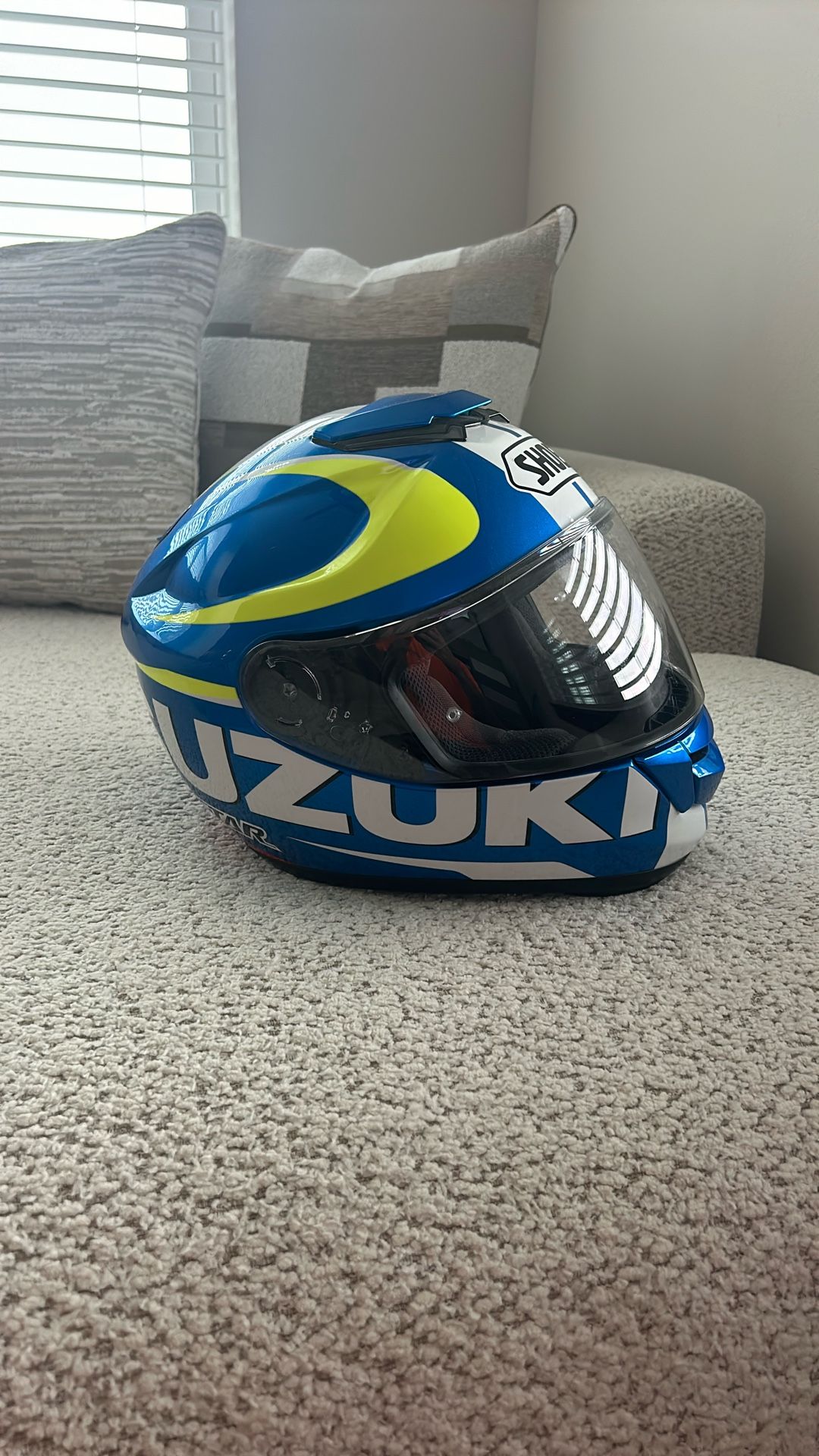 Shoei Suzuki Helmet