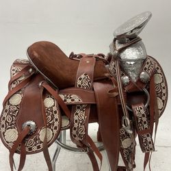 Nueva Montura Charra Super Pitiada Original Con Herrage Y Fuste Plateado Completo