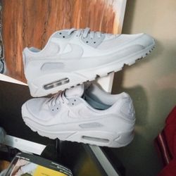 Grey On Grey -sz.9- 1/2Nike 90's Air Max Limited Edition 