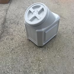 Dog Food Container 