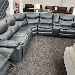 Power Reclining Sectional 