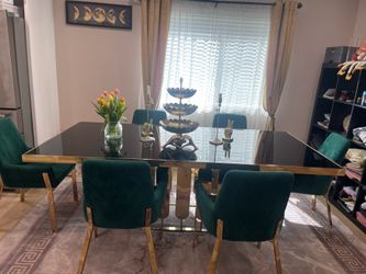 Dining table and 6 chairs