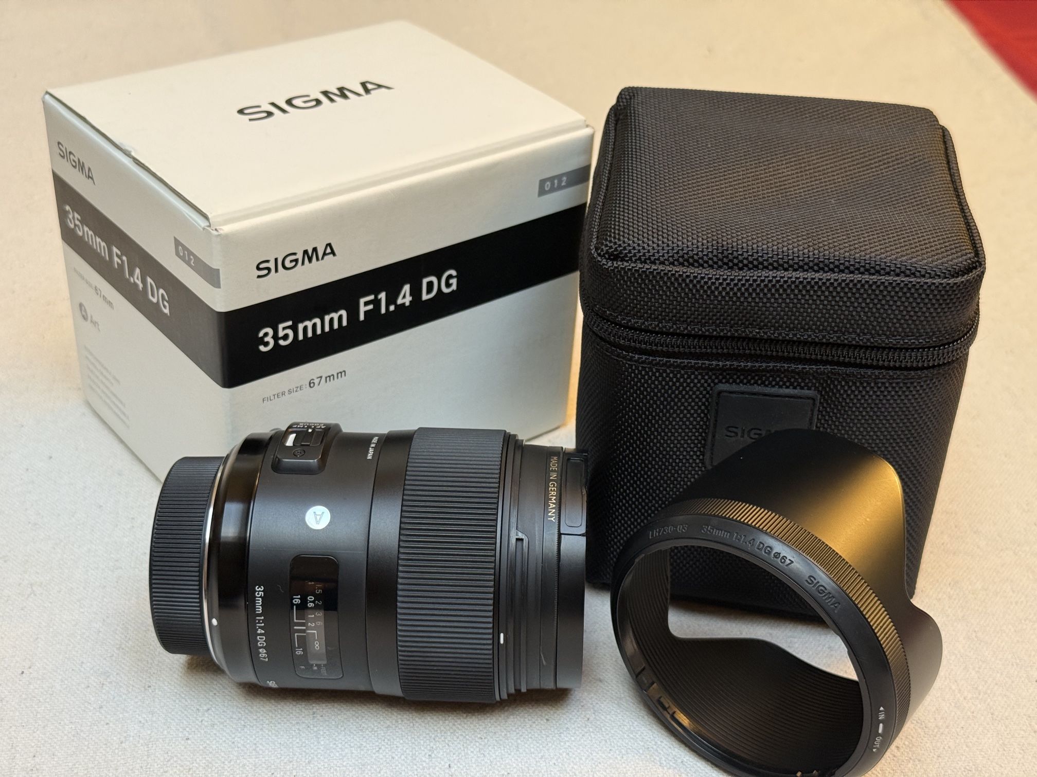 Mint Sigma Art 35mm for Nikon F