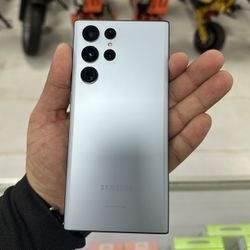 Galaxy S22 Ultra 5G Unlocked 128GB! $419 Cash Or Card!!